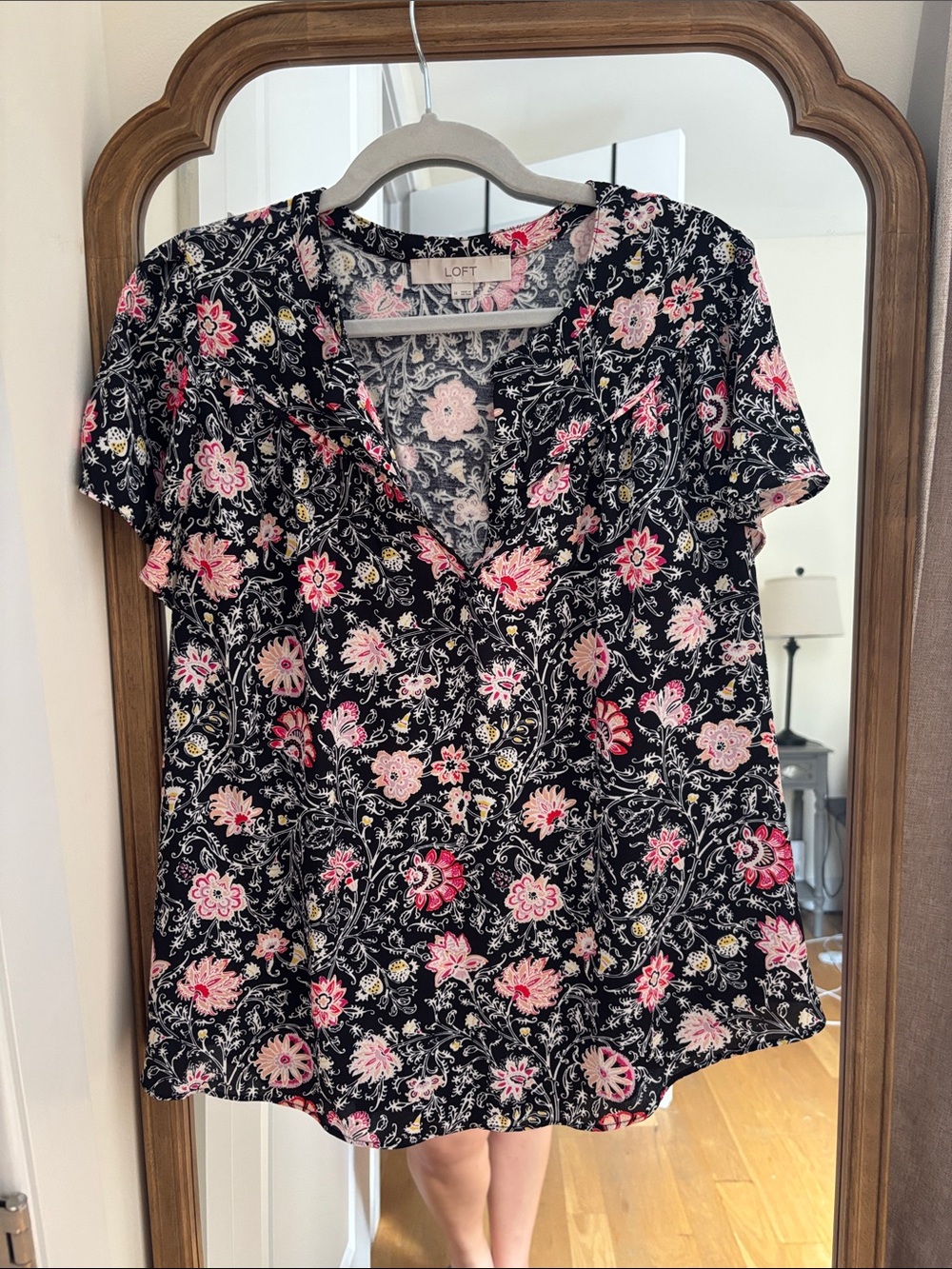 LOFT Black Floral Button-Front V-Neck Blouse